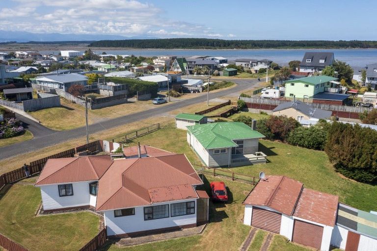 Photo of property in 12 Roore Street, Foxton Beach, Foxton, 4815