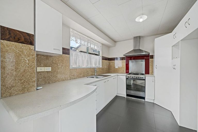 Photo of property in 11a Keeling Road, Henderson, Auckland, 0612