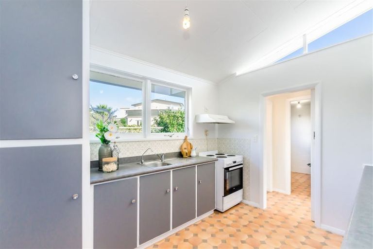 Photo of property in 72a Seaview Road, Paraparaumu Beach, Paraparaumu, 5032