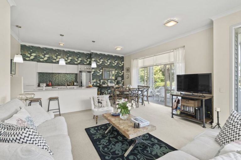 Photo of property in 1 Kensington Drive, Orewa, 0931