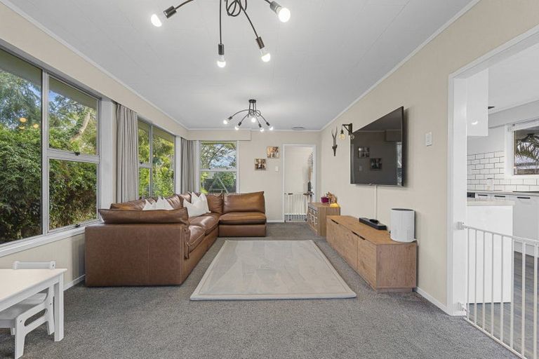 Photo of property in 3 Erica Place, Bell Block, New Plymouth, 4312