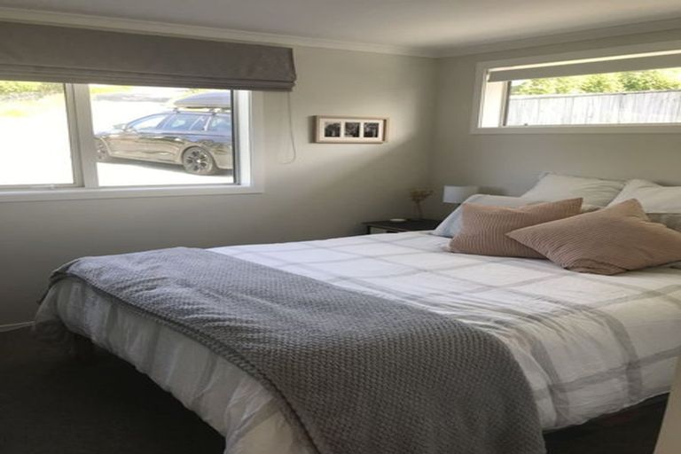 Photo of property in 20 Ridgeview Close, Red Beach, 0932