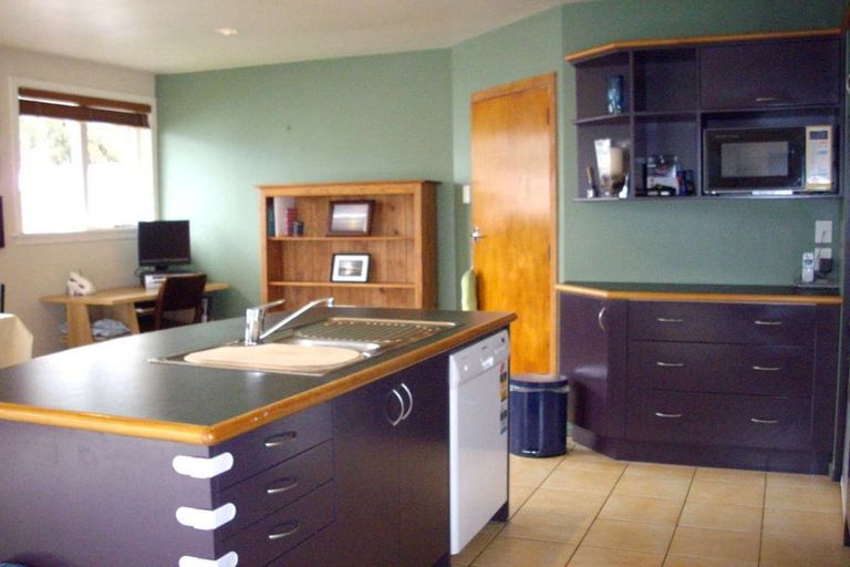 Photo of property in 295 Don Buck Road, Massey, Auckland, 0614