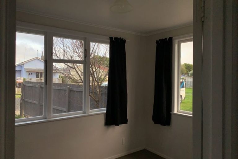 Photo of property in 17 Solent Street, Mangere, Auckland, 2022
