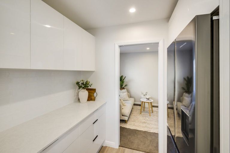 Photo of property in 9a Church Road, Taradale, Napier, 4112