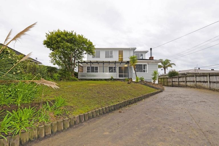 Photo of property in 207 Don Buck Road, Massey, Auckland, 0614