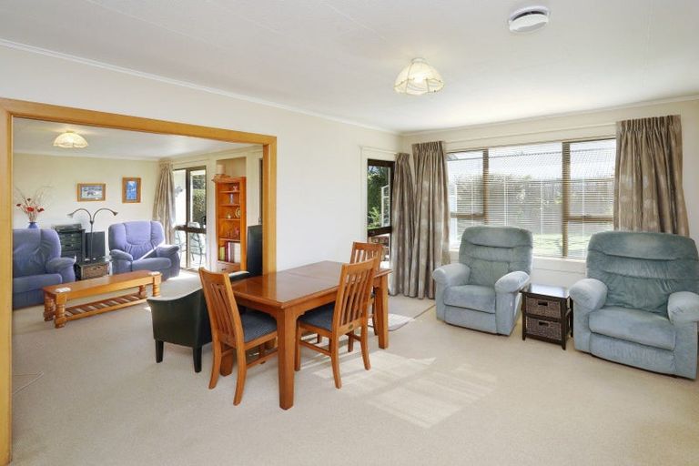 Photo of property in 2 Ward Place, Rangiora, 7400
