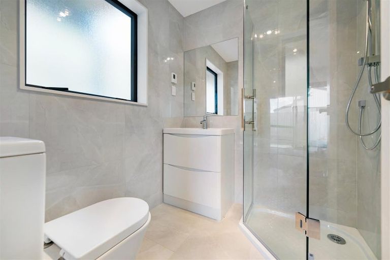 Photo of property in 11 Whale Bay Rise, Gulf Harbour, 0930