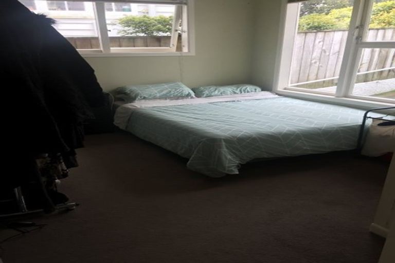 Photo of property in 18 Putnam Street, Northland, Wellington, 6012