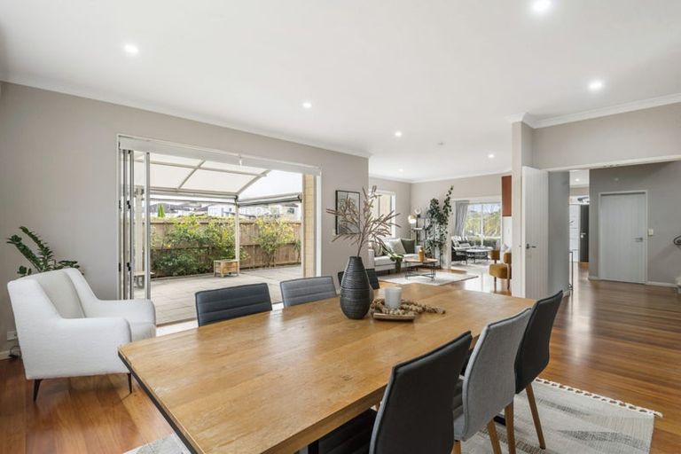 Photo of property in 42 Laurel Oak Drive, Schnapper Rock, Auckland, 0632