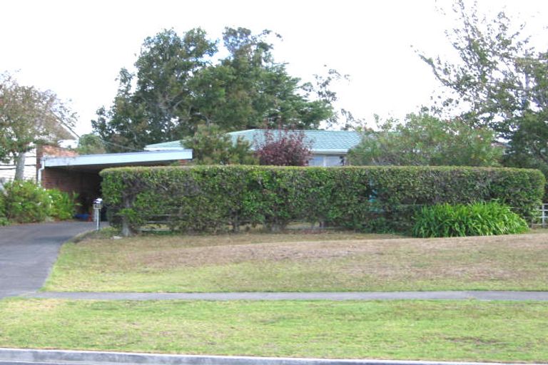 Photo of property in 2/158 Sunset Road, Unsworth Heights, Auckland, 0632