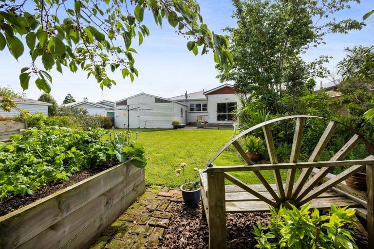 Photo of property in 10 Morrissey Street, Hawera, 4610