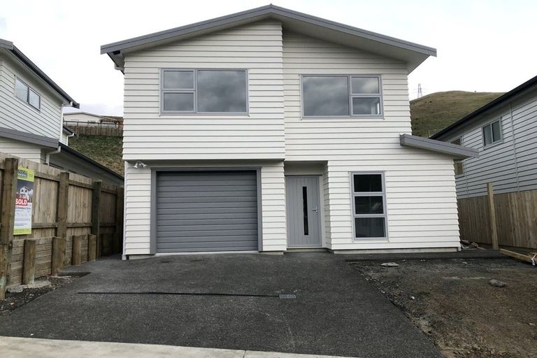 Photo of property in 153 Amesbury Drive, Churton Park, Wellington, 6037