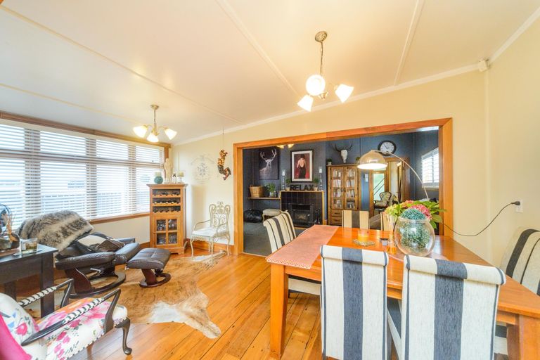 Photo of property in 97 Featherston Street, Takaro, Palmerston North, 4412