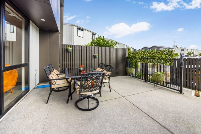 Photo of property in 29 Cessna Crescent, Mangere, Auckland, 2022