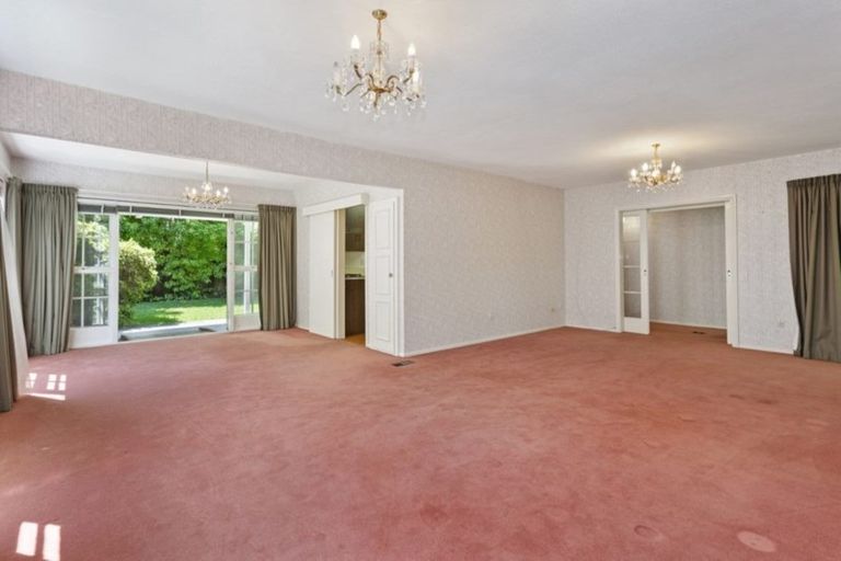 Photo of property in 10 Dunrobin Place, Avonhead, Christchurch, 8042