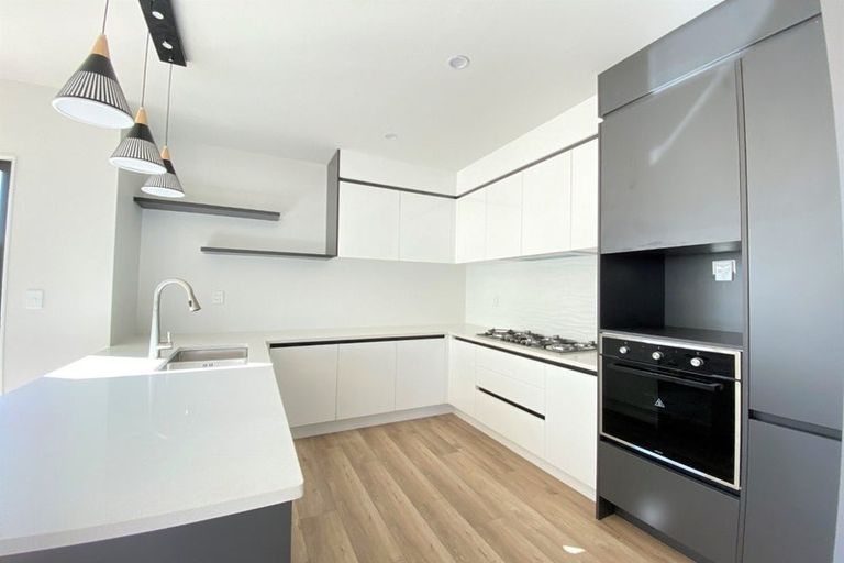 Photo of property in 8 Parton Road, Pukekohe, 2120