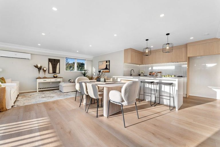 Photo of property in 4 Kelston Street, New Lynn, Auckland, 0600