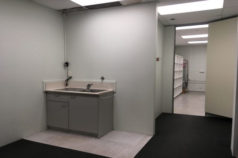 Photo of property in 4/9 Broderick Road, Johnsonville, Wellington, 6037