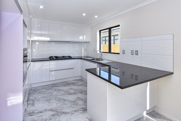 Photo of property in 8 Cambridge Road, Manurewa, Auckland, 2102