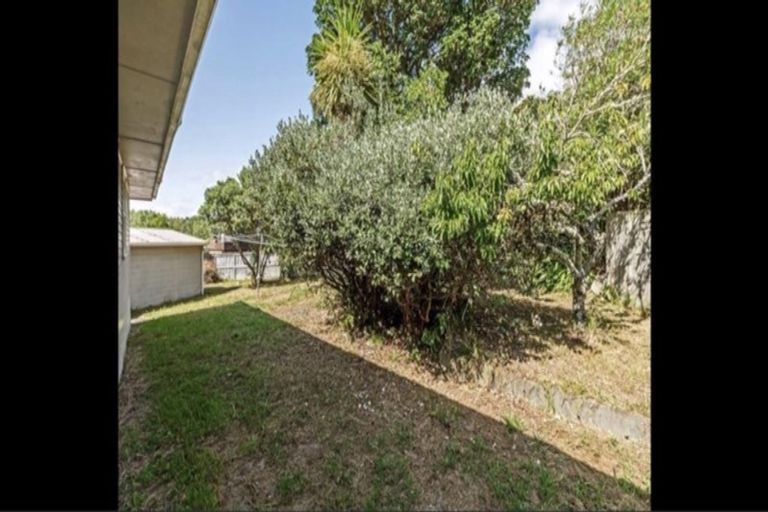 Photo of property in 14 Sunhaven Avenue, Glenfield, Auckland, 0629