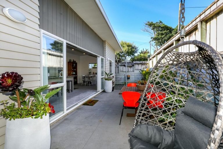 Photo of property in 1/1 Paritutu Road, Spotswood, New Plymouth, 4310