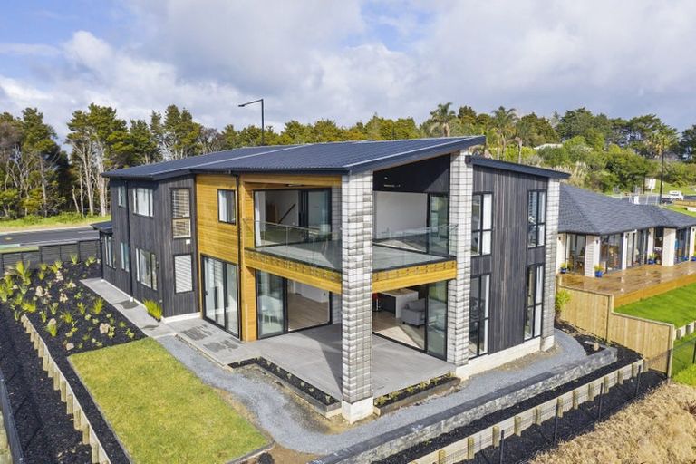 Photo of property in 98 Wainui Road, Silverdale, 0932