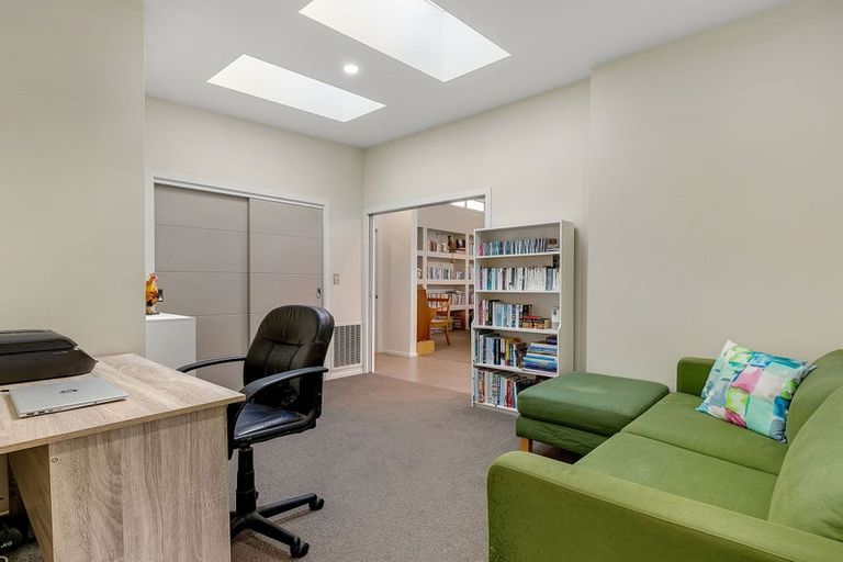 Photo of property in 2 Wangapeka Way, Aotea, Porirua, 5024