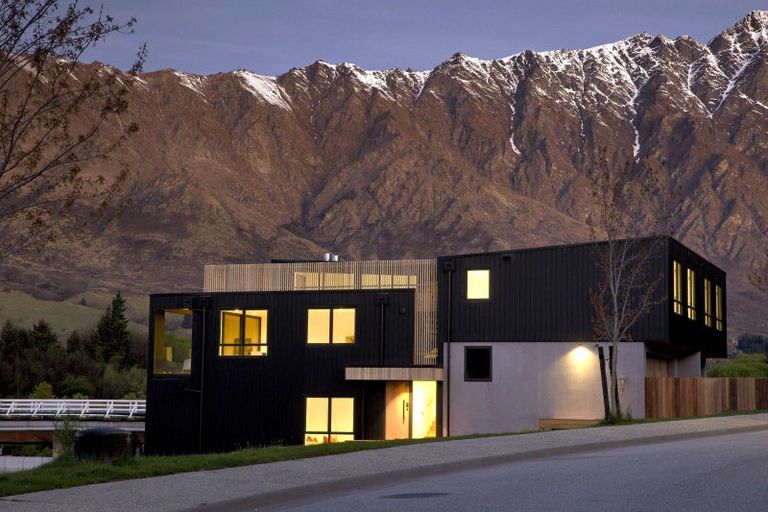 Photo of property in 11 William Rees Place, Kawarau Falls, Queenstown, 9300