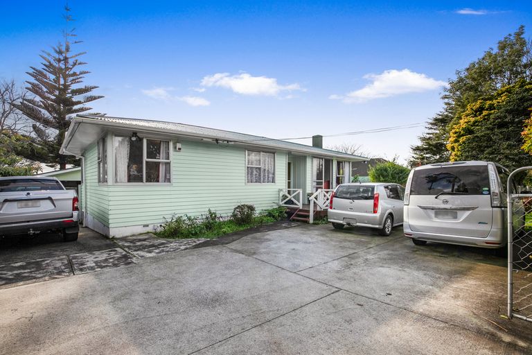 Photo of property in 541 Massey Road, Mangere, Auckland, 2022