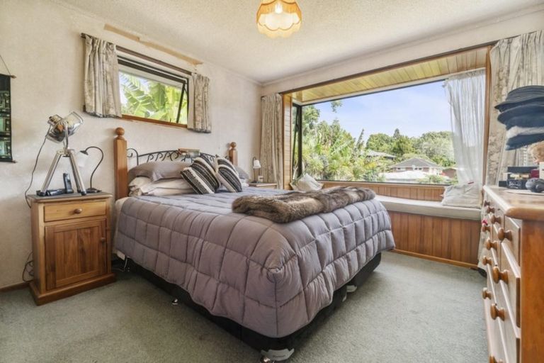 Photo of property in 56a Fairmount Road, Titirangi, Auckland, 0604