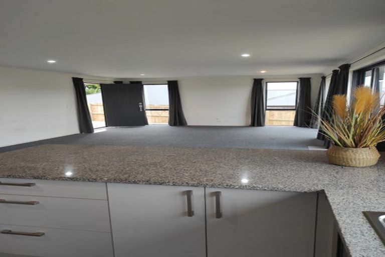 Photo of property in 19 Mcgowan Rise, Tuakau, 2121