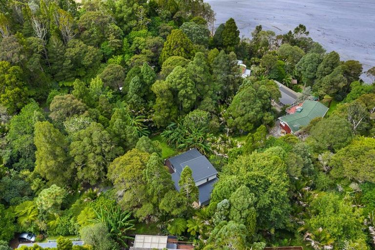Photo of property in 18 Paturoa Road, Titirangi, Auckland, 0604