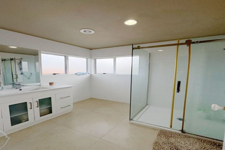 Photo of property in 1/6 Delamare Court, Sunnynook, Auckland, 0632