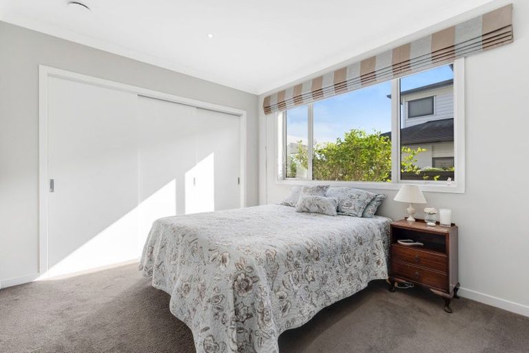 Photo of property in 8 Verley Rise, East Tamaki Heights, Auckland, 2016
