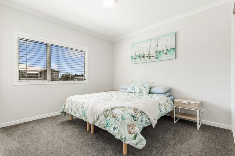 Photo of property in 74 Eaves Bush Parade, Orewa, 0931