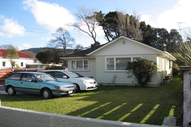 Photo of property in 102 Main Road, Wainuiomata, Lower Hutt, 5014