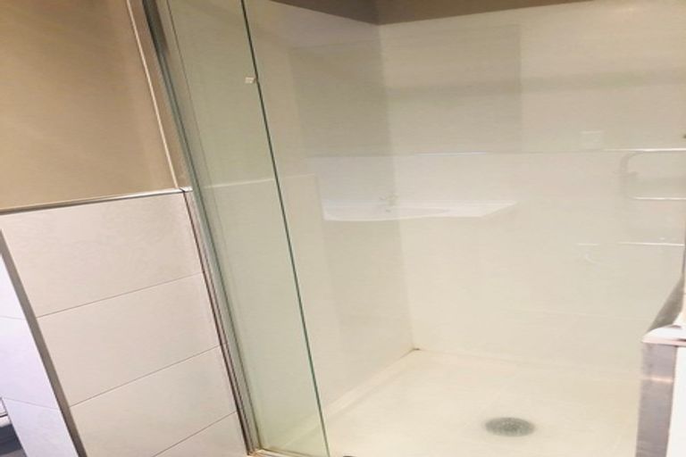 Photo of property in 212u3 Old Farm Road, Hamilton East, Hamilton, 3216