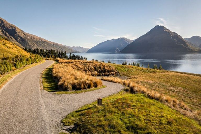 Photo of property in 6 Nathanael Place, Drift Bay, Queenstown, 9371