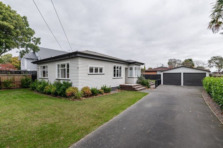 Photo of property in 37 Hawford Road, Opawa, Christchurch, 8023