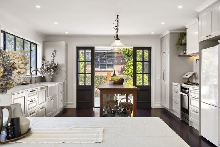 Photo of property in 350 Horokiwi Road, Horokiwi, Wellington, 5016