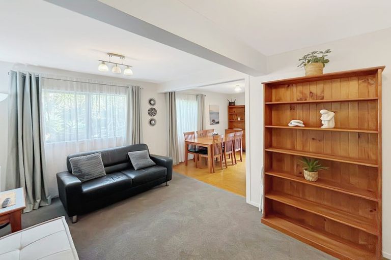 Photo of property in 25 Kimberly Grove, Greenhithe, Auckland, 0632
