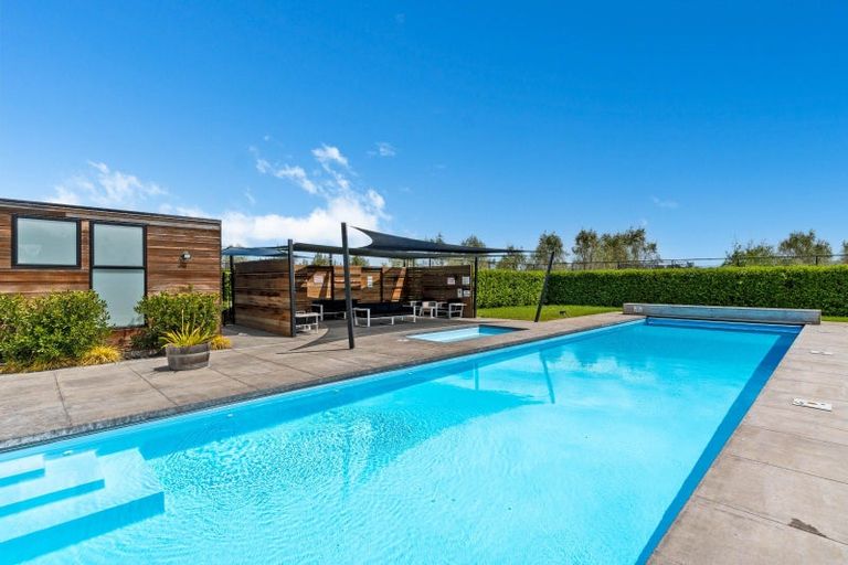 Photo of property in 2 Burgundy Drive, Martinborough, 5711