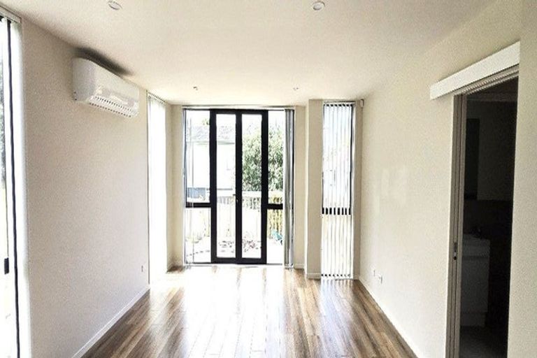 Photo of property in 72 Seafarer Crescent, Stanmore Bay, Whangaparaoa, 0932
