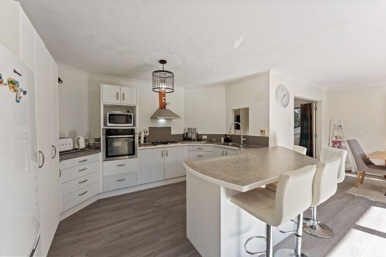 Photo of property in 2 Betty Watt Grove, Riverstone Terraces, Upper Hutt, 5018