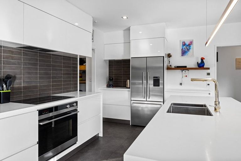 Photo of property in 22 Mercade Close, Stratford, 4332