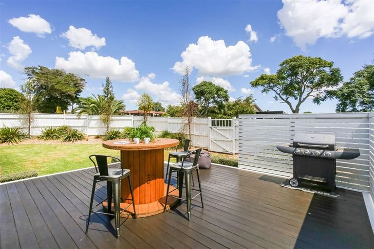 Photo of property in 2 Hamilton Place, Pukekohe, 2120