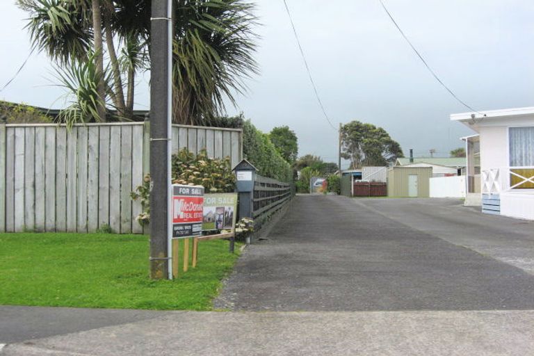 Photo of property in 12a Mace Terrace, Oakura, 4314