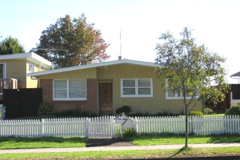 Photo of property in 7 Murvale Drive, Bucklands Beach, Auckland, 2014