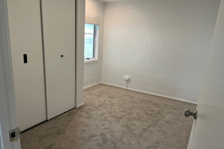 Photo of property in 1/2 Flavia Close, Torbay, Auckland, 0630